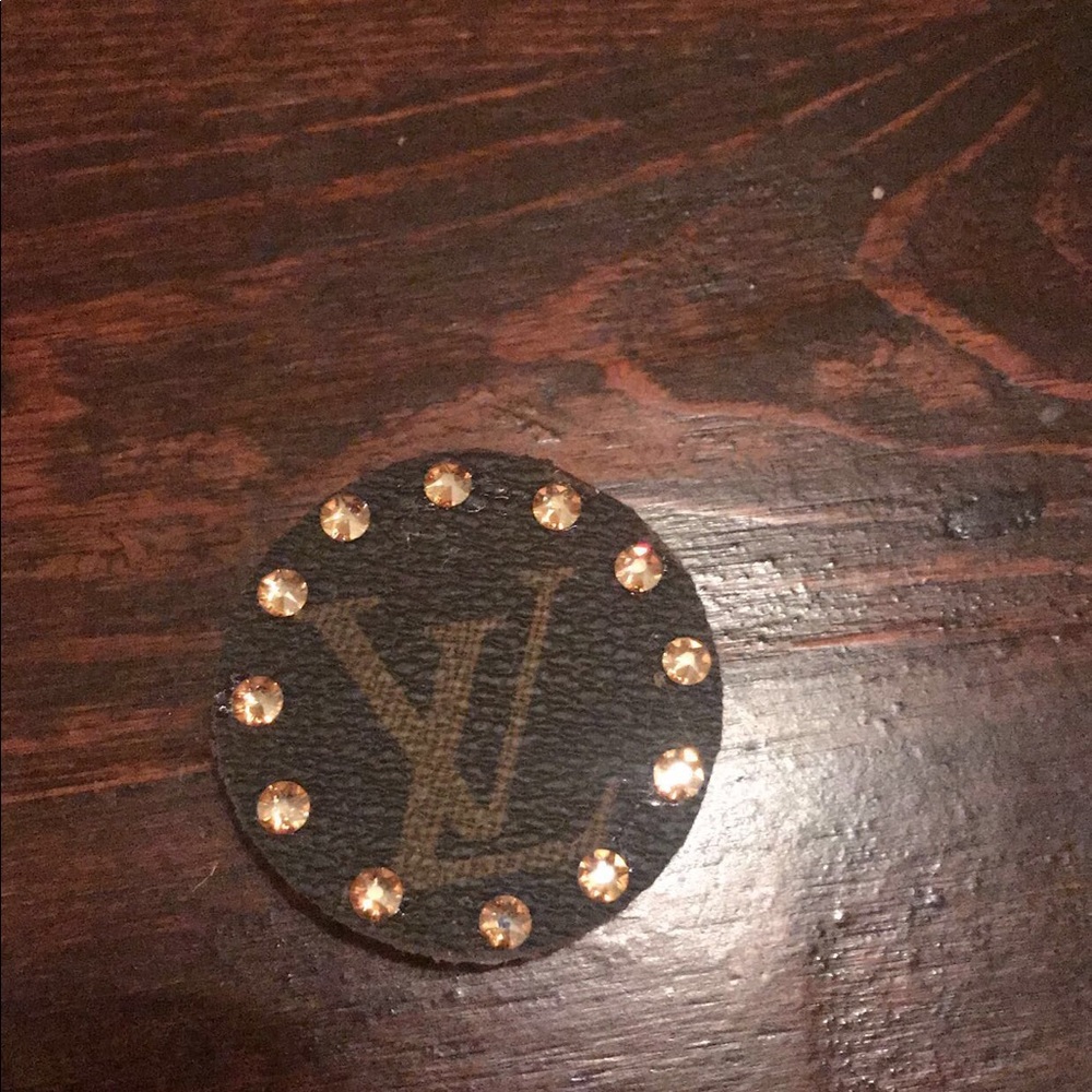 Louis Vuitton pop socket